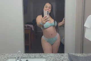 colombiangirl - Image 1